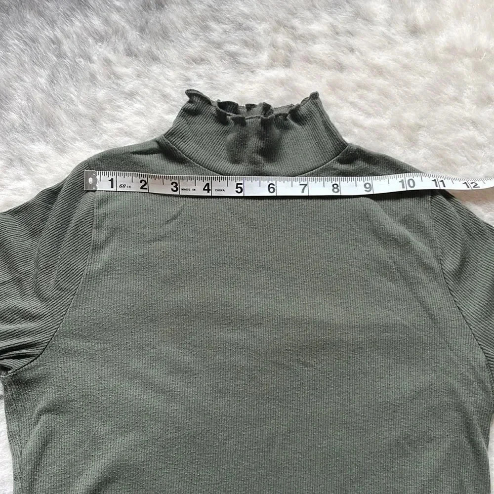 🔥4/$20 Hollister  Ruffle Turtleneck - Picture 7 of 12